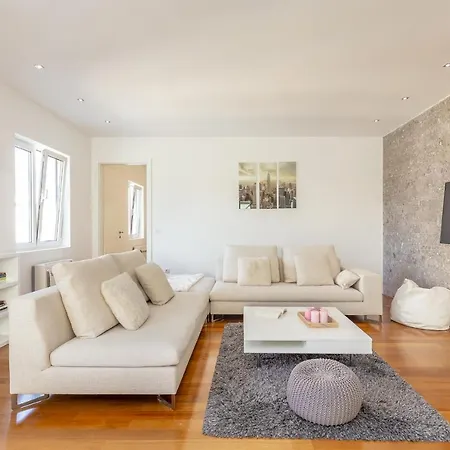 Hedera Estate, Hedera A37