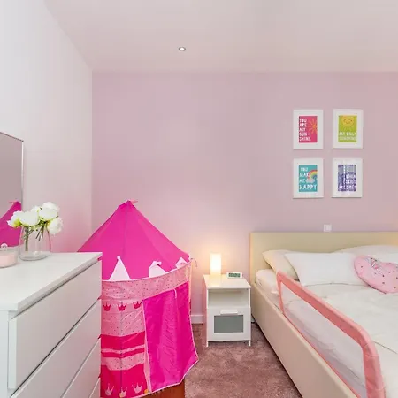 Hedera Estate, Hedera A37 *